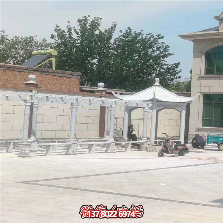 仿古涼亭，大理石裝飾，搭配花架，為別墅院子增添份量