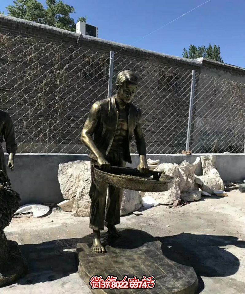 景區(qū)仿真人物銅雕茶具—一種兼具藝術(shù)性和實(shí)用性的禮品