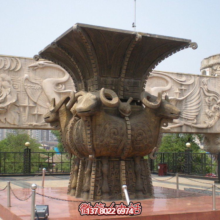 方尊銅香爐雕塑，讓景區(qū)廣場更加精彩